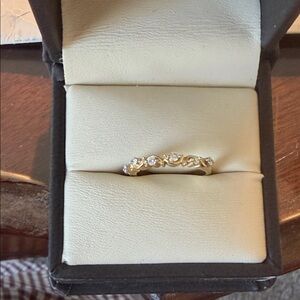 Elegant 14 KT Gold Women's Ring with Diamond Accents